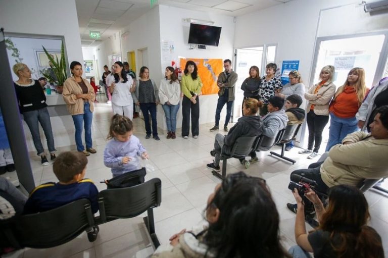 Entregan prótesis dentales en La Ribera
