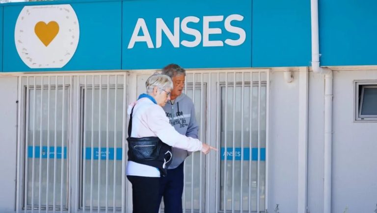 Se mantiene en septiembre el bono “congelado” para jubilados y pensionados en septiembre