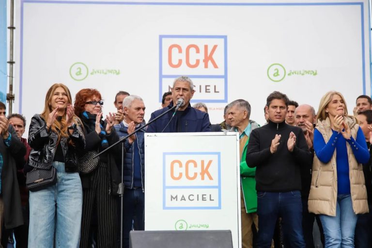 Kicillof y Ferraresi inauguraron el Centro Cultural Kirchner de Isla Maciel