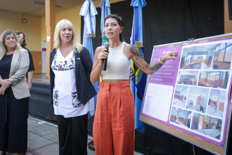 Mayra Mendoza inauguró aulas en la Escuela Primaria N9