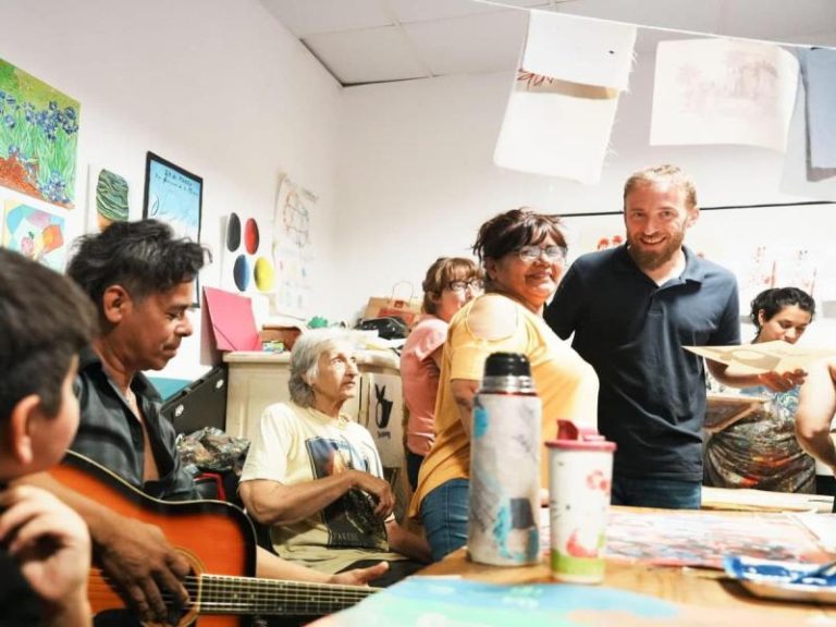 Otermín presentó la programación anual de los Talleres Culturales