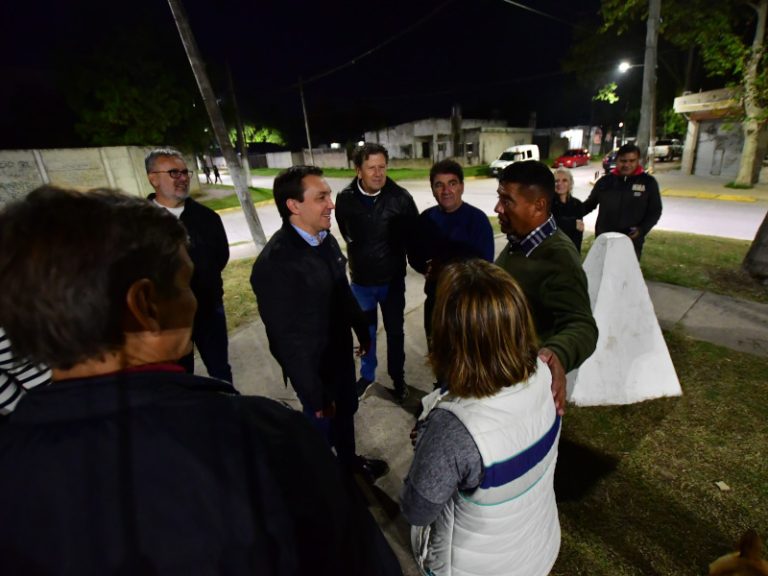 Avanza recambio lumínico en Bosques