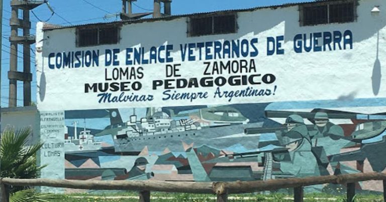Homenaje a veteranos de Malvinas en Lomas de Zamora