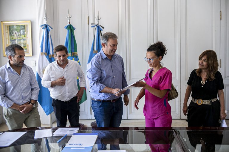 Cascallares encabezó un homenaje a trabajadores municipales