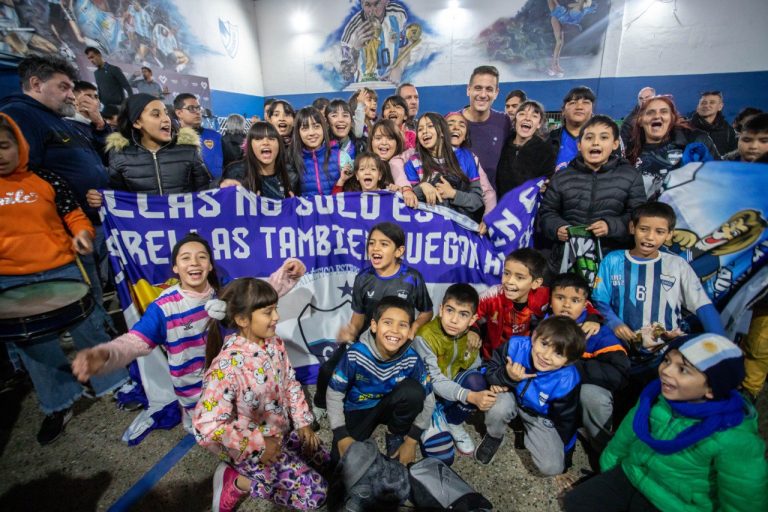 Lanzan programa Clubes en Marcha