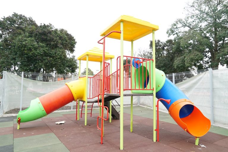 Remodelan Plaza Sarmiento en Monte Grande Sur