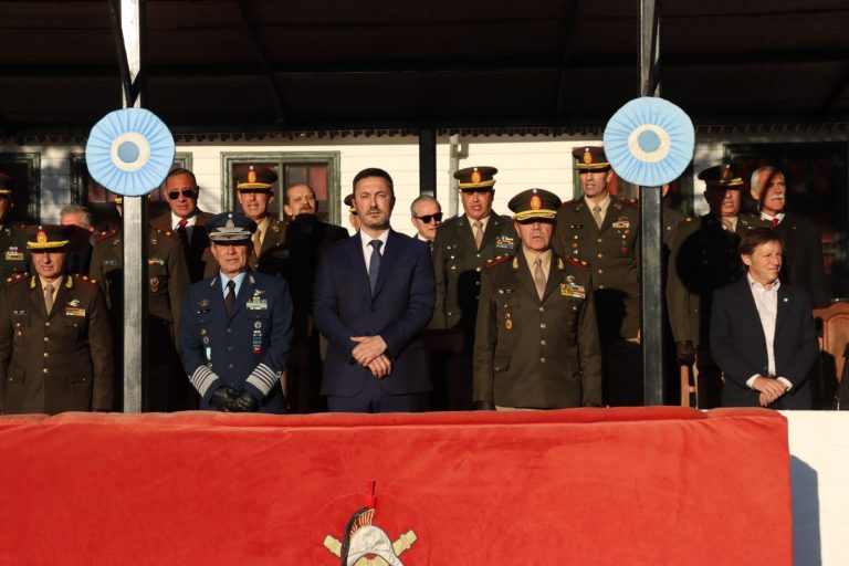 Jaime Méndez y Petri participaron del acto por los 198 años del Regimiento de Artillería 1 
