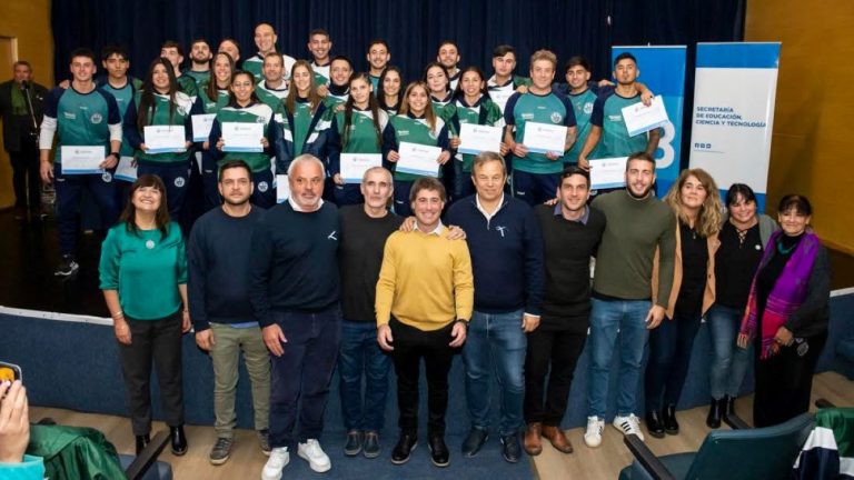 Primeros egresados de la Escuela de Guardavidas