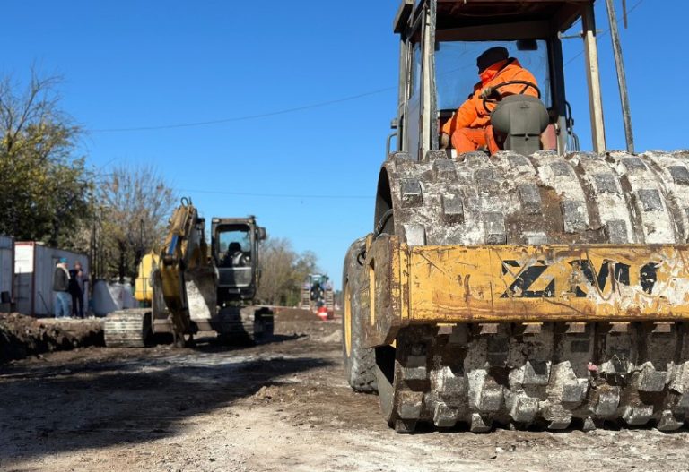 Avanza construcción de colectora en Ruta N°16