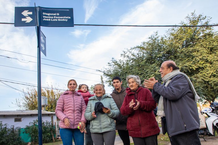 Homenaje a vecino en Berazategui