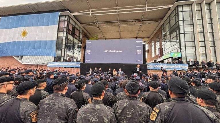 Entregan patrulleros para Presidente Perón