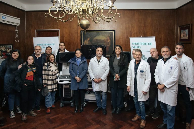 Se entregaron equipos en los hospitales Presidente Peron y Eduardo Wilde