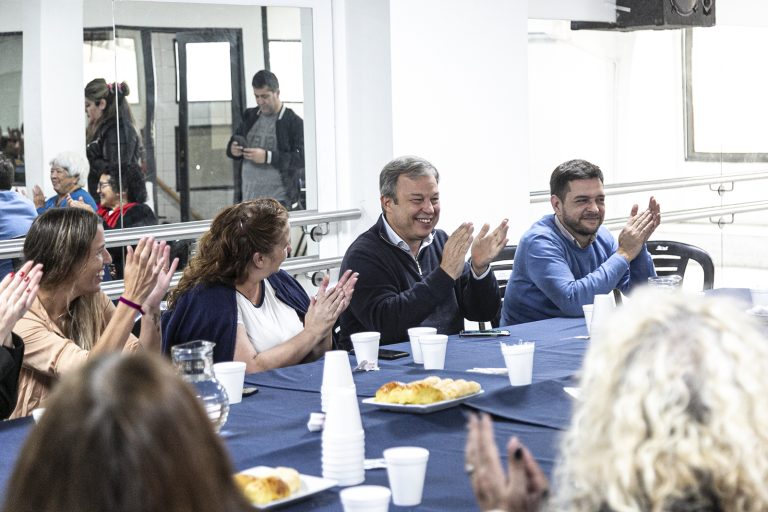 Cascallares destacó a trabajadorea vecinales que se acaban de jubilar