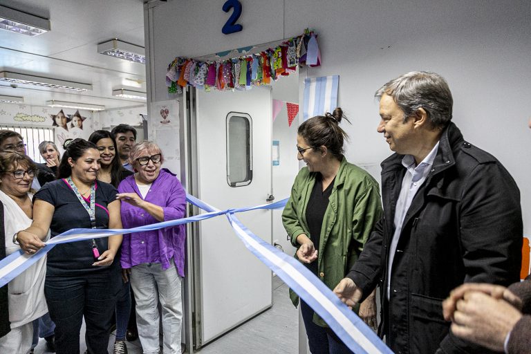 Cascallares inauguró el nuevo vacunatorio “Hilda Granotti” en Longchamps