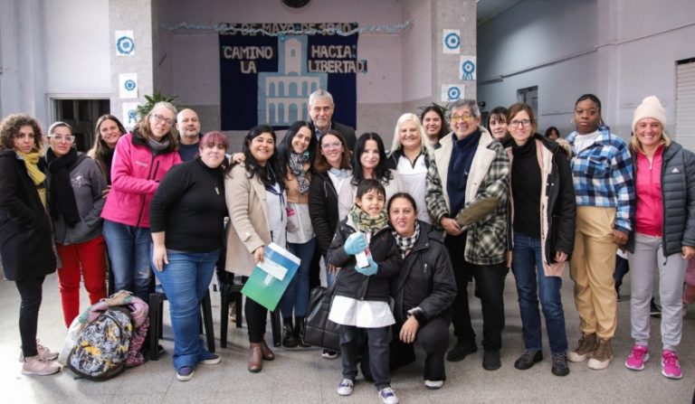 Entregan subsidios para obras en escuelas