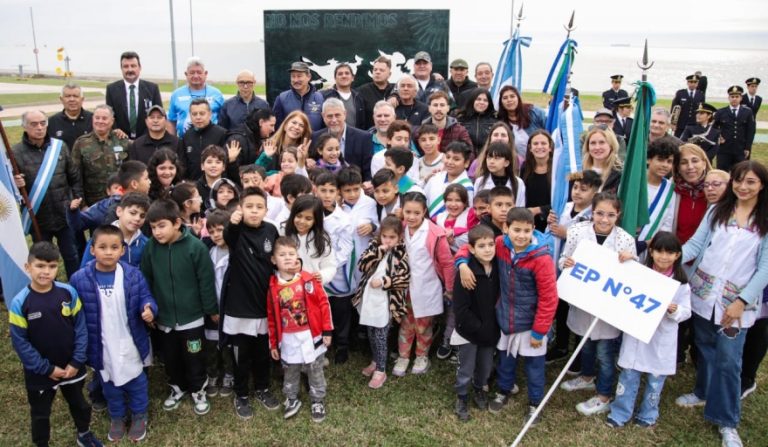 Inauguran monumento de Malvinas en el Parque del Río