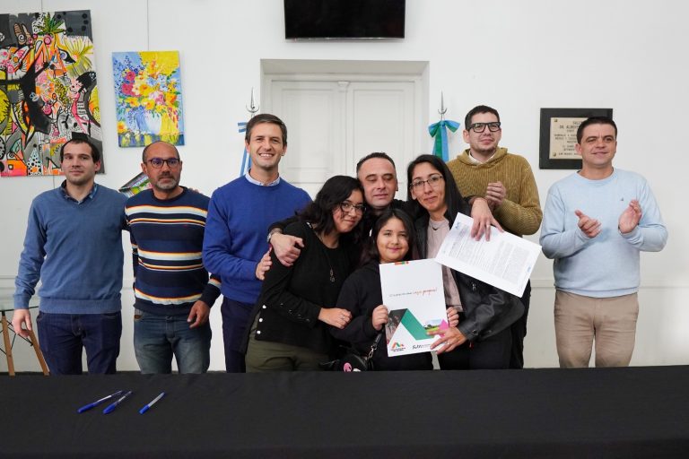 Adjudican viviendas a familias de Barrio Empalme