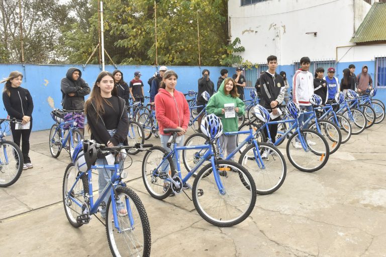 Se abre una convocatoria para “Líderes Culturales y Deportivos” de Malvinas Argentinas