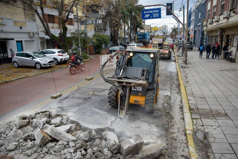 Plan de bacheo en el centro de Quilmes