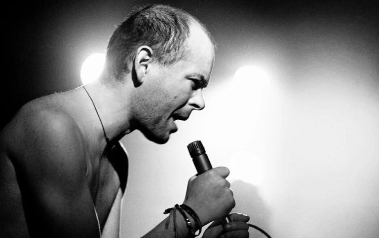 Vicente López muestra la historia de Luca Prodan en el Cine York