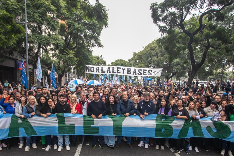 Espinoza: “Milei quiere generar un retroceso de veinte años en la Argentina”