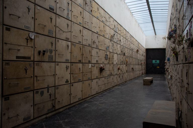 Tras más de 3 años, reabrió un sector del Gran Panteón del cementerio de Flores