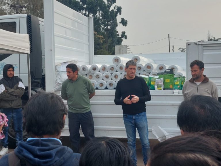 Brindan recursos a productores rurales