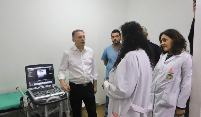 Entregan un ecógrafo para el Hospital Santamarina