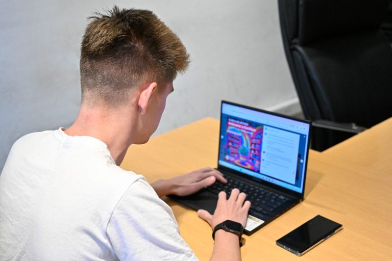 Impulsan ciclo de lectura virtual