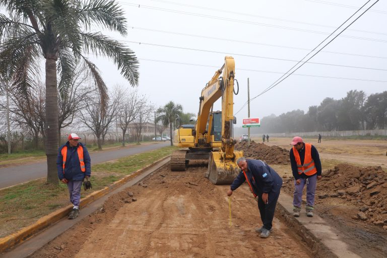 Avanzan obras de bacheo en Canning