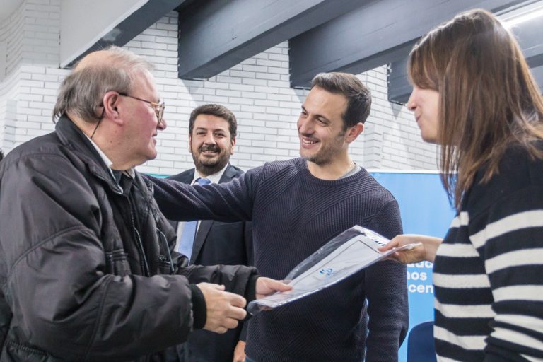 Entregaron 105 escrituras sociales a vecinos de Lanús