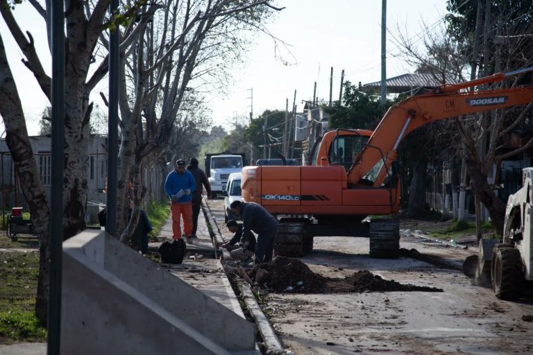 Avanza pavimentación en barrio La Unión