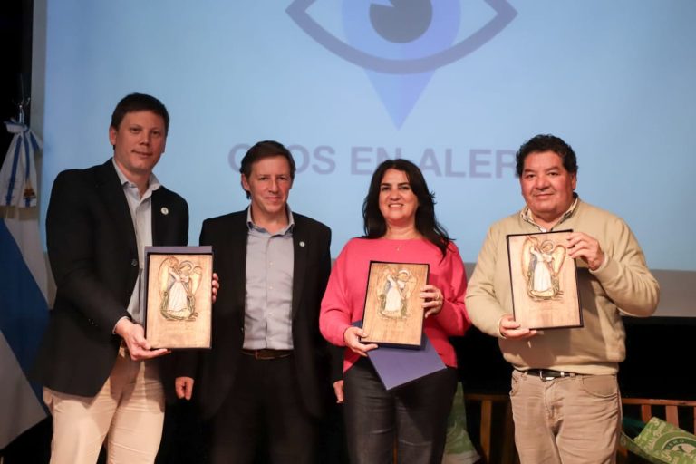 Jaime Méndez firmó un convenio con tres municipios de Tucumán por Ojos en Alerta