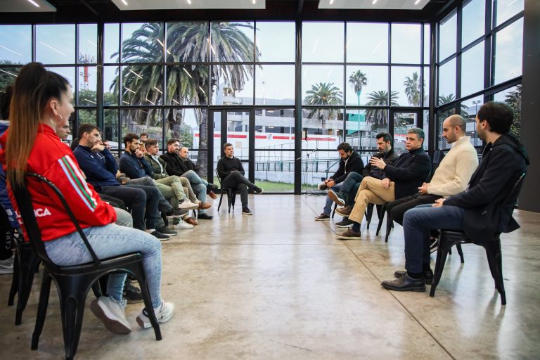 El Gobierno porteño lanzó un plan para prevenir adicciones en chicos a través de los clubes