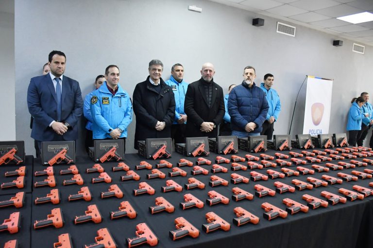 El Gobierno porteño incorporó armas BYRNA de letalidad reducida para la Policía de la Ciudad