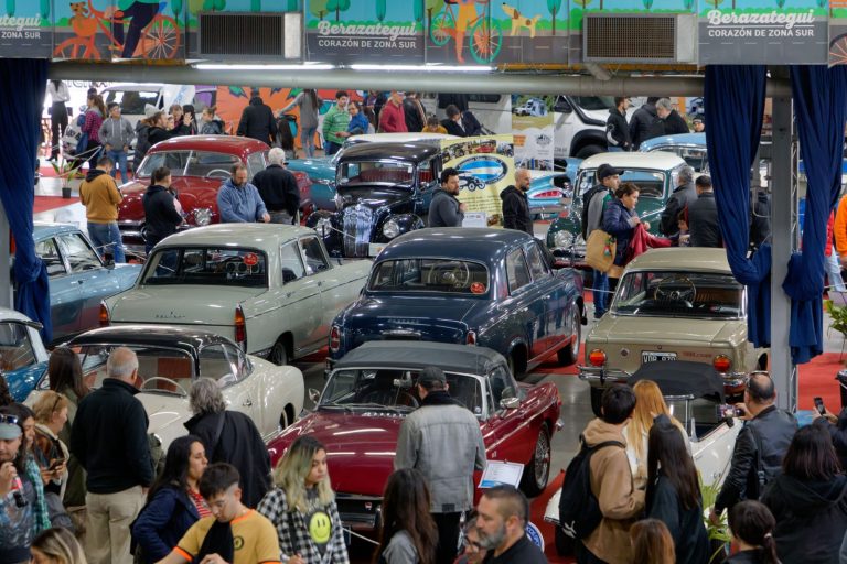 Nueva exposición de autos clásicos
