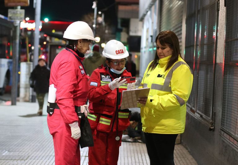 Ante la llegada de otro frente frío, la Ciudad trabaja para que nadie duerma en la calle