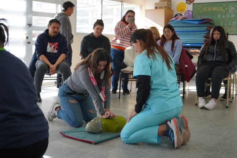 Talleres sobre RCP en Luis Guillón