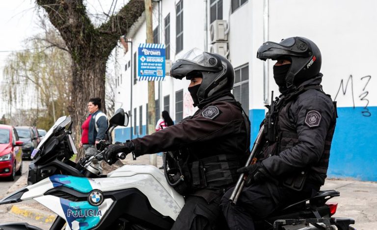 Suman seguridad en corredores escolares