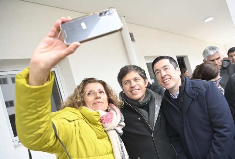 Kicillof y Nardini entregaron 36 viviendas en Pablo Nogués