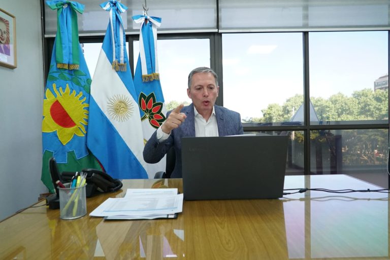 Gray presentó un pedido de acceso a la información pública sobre Red Sube
