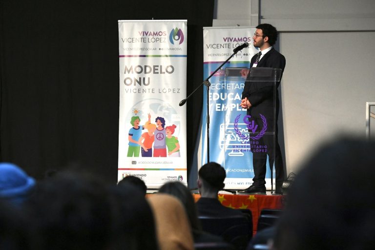 Comenzó el Modelo ONU en Vicente López con la participación de 13 escuelas