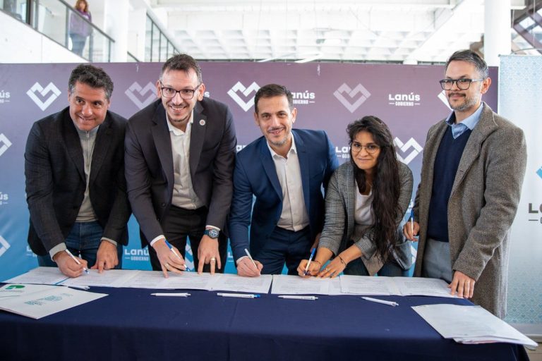 Acuerdo para sumar equipamiento a centros musicales