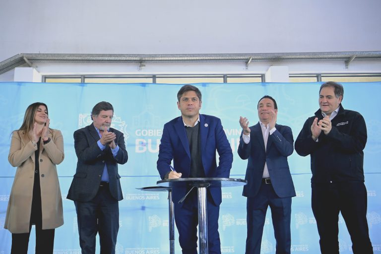Kicillof encabezó la presentación del programa “Escuelas Cuidadas”
