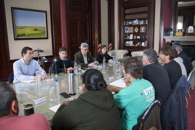 Kicillof y Rodríguez recibieron a la Mesa Agroalimentaria