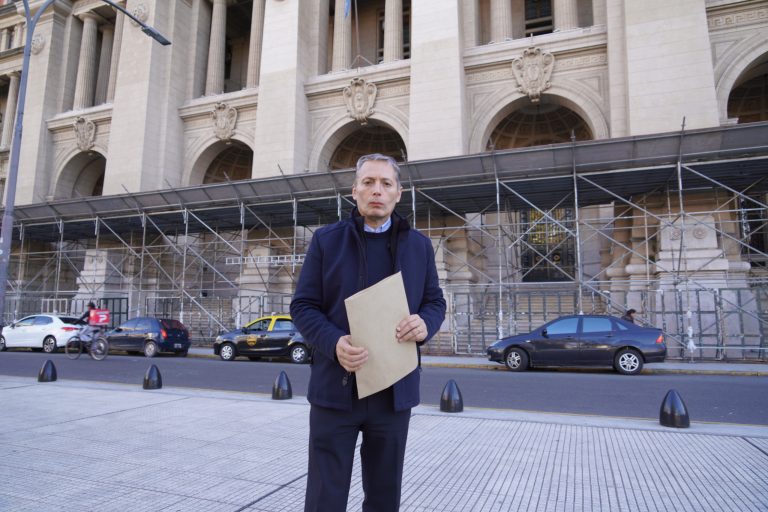 Gray presentó un recurso de amparo por Red SUBE
