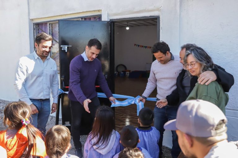 Inauguran salón en la Biblioteca de Monte Chingolo