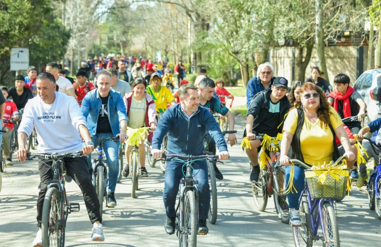 Más de 300 chicos participaron de la tradicional bicicleteada de Villa Udaondo