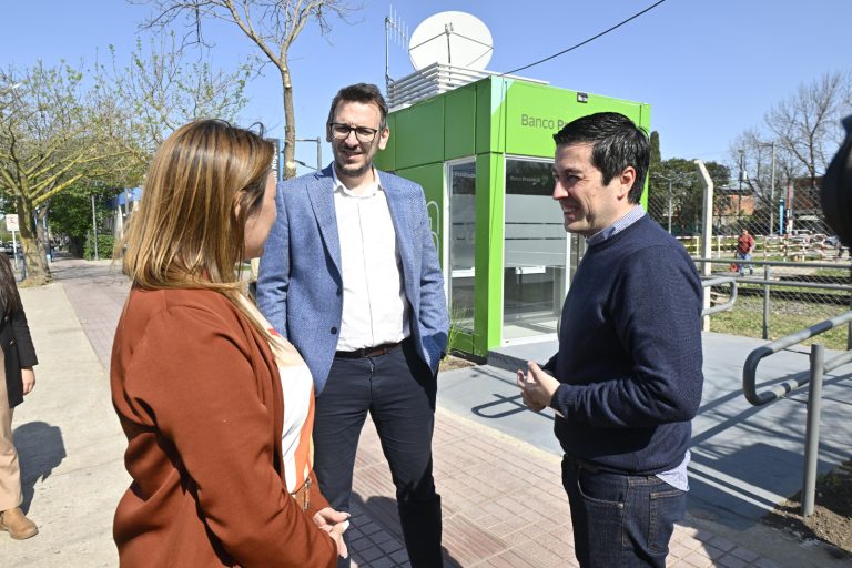 Se inauguró una cabina con cajeros automáticos del Banco Provincia en Pablo Nogués