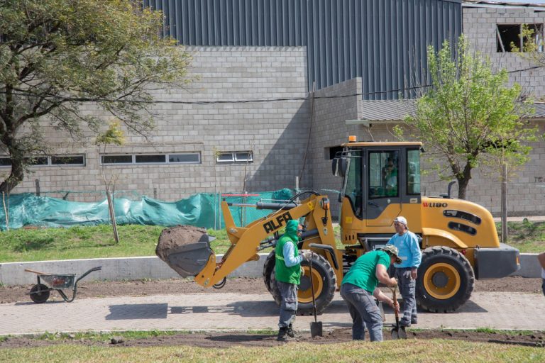Avanza plan de obras en el Parque Central Las Colonias